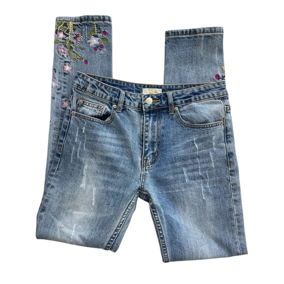 Jella C Medium Blue Floral Embroidered Distressed Skinny Jeans - Size M - Picture 1 of 13